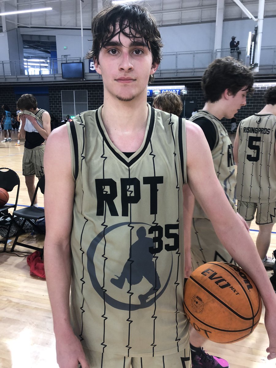 Buzzer beater finish here in the 17u Division! 6’3 Gaas Herman’s (left) putback rebound as time expires wins the game for Rocket City Suns. Herman also had 21. 

6’2 G Beau Harvey (Northwood High) had 26 points in the loss for Rising Pros 17u Gold.