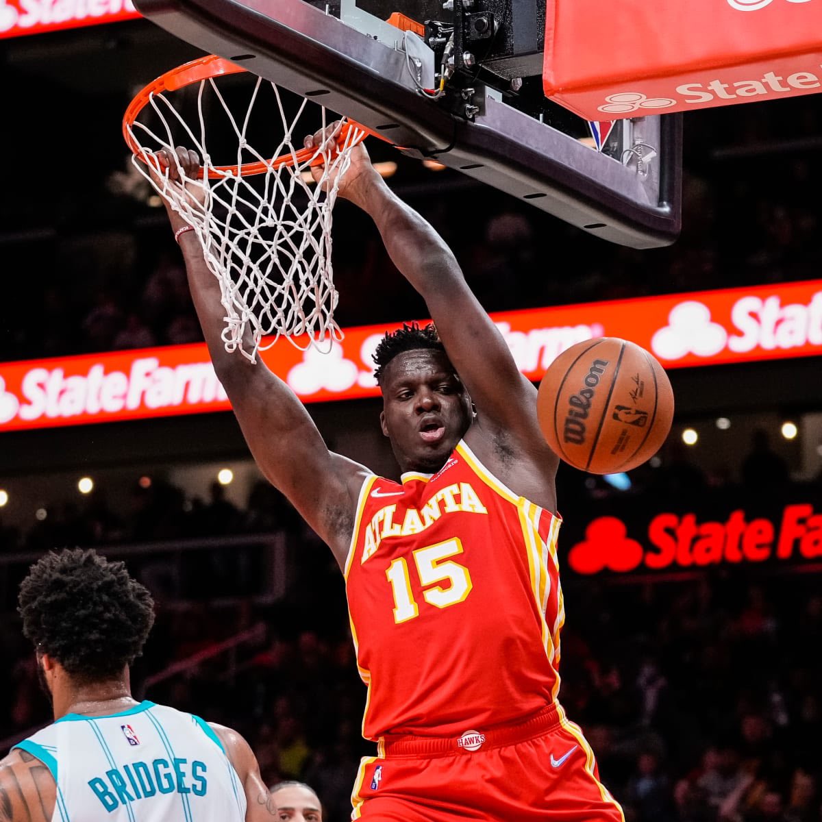 MoneyballSB's tweet photo. 1u - Clint Capela O12.5 P&amp;A (-130 BetMGM)

🏀 Hit this in 9 of the last 10 (one miss in a blowout to the Lakers)
🏀 Hit this in 12 of 14 games in March
🏀 Hit this in both games against the Bucks this season

The Hawks will need Clint to keep this nice win streak rollin! https://t.co/7LZBkSC4gw
