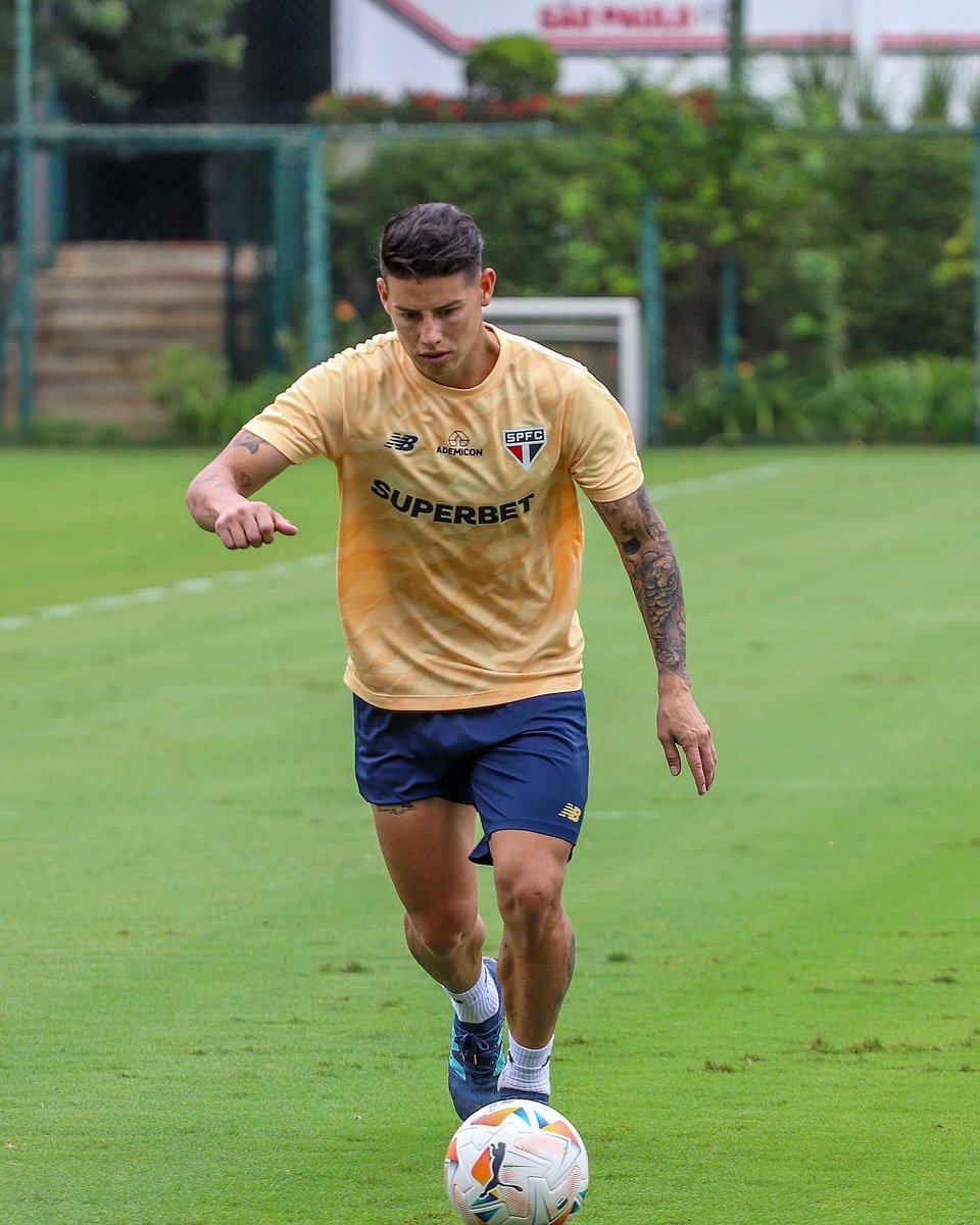 Guine ™ tweet media