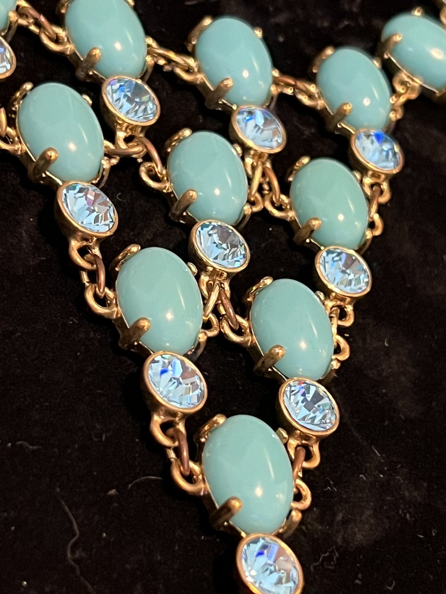 VINTAGE #SUZANNESOMERS Statement Bib Necklace Faux #Turquoise & #LondonBlueTopaz Gold Tone FREE SHIP 

#giftsformom #giftsforher #statementjewelry #designerjewelry #mothersday #topaz #bibnecklace #turquoisejewelry #simulatedgems #giftideas #ebayfinds 

ebay.com/itm/2664338646…
