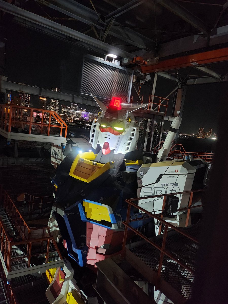 JenaHickey's tweet photo. @gundampixel Went in october of last year and seeing it at night all lit up was so neat! https://t.co/LwD8H9m0sl