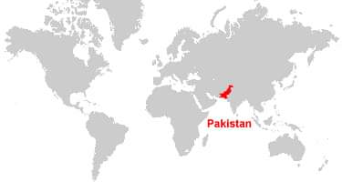 The distance between SA and Pakistan is over 8300 kms however SAns are forced to call them black brothers all in the name of Pan Africanism. Asians that have a nerve to call SAns Xenophobic because of their illegal activities. Sazesavelelwa bandla🙆🏾🙆🏾They are not Africans even.