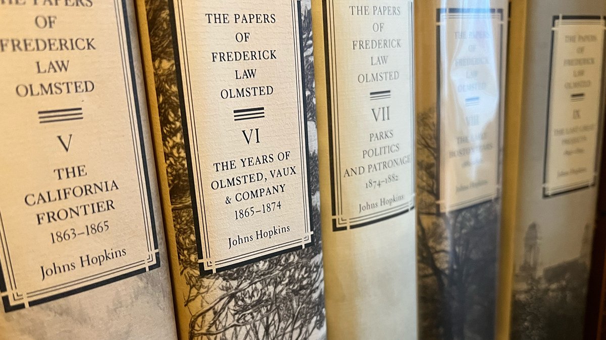 For decades, Charles E. Beveridge collected Frederick Law Olmsted’s writings in 12-volumes. Now, thanks to the Olmsted Network and @uvapress, Volumes 1-9 and Supplementary Series 1 are available online for free. Enjoy! ow.ly/ZccX50R52Ho