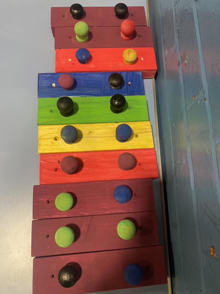 Arlesey Brownies have been working on their Skills for the Future Badge, so they been busy sanding, painting and using screwdrivers to make some very colourful coat hooks. We think they look amazing!