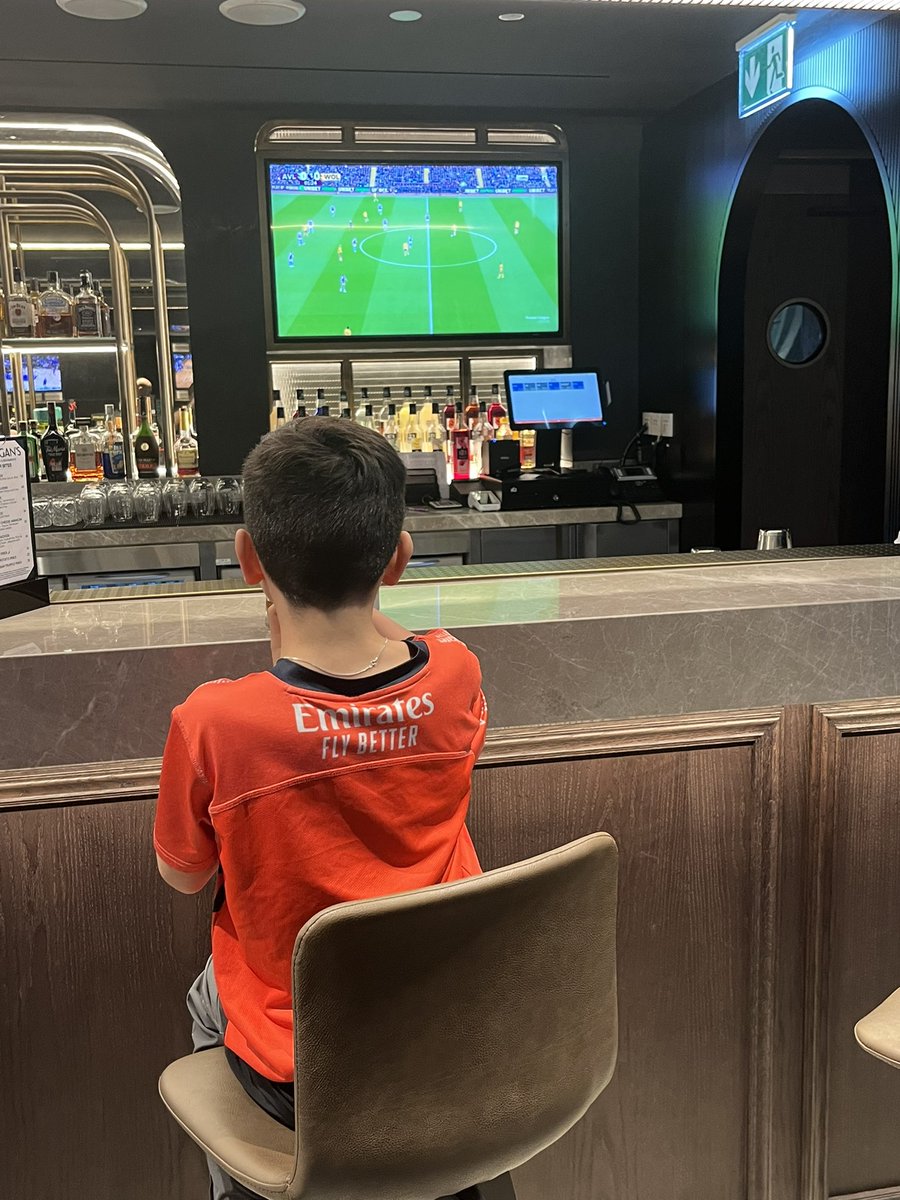 Dubai Airport before heading to Sri Lanka for a well earned break. <a href="/lancscricket/">Lancashire Cricket</a> kit on. <a href="/EmiratesOT/">Emirates Old Trafford</a> <a href="/emirates/">Emirates</a> #shaunyboy. Even our holidays revolve around cricket now 🏏😍