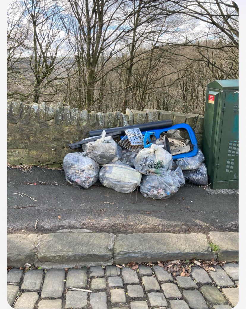 L&C we’re back down the woods today as C said he wanted to carry on from last weekend. 13 bags from there and 3 more on the way to bus stop. Fabulous work. @KeepBritainTidy @lwcalderdale @Calderdale #GBSpringClean