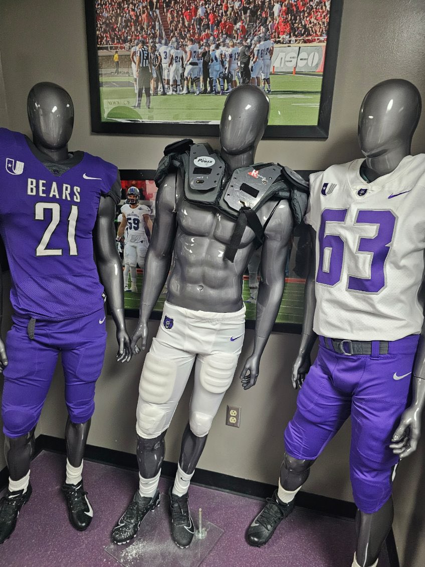 PatrickCra80904's tweet photo. I had a great time at university of central Arkansas @CoachKre @EdwardKuykendo1 @ChalmersSr @UCA_Football @CSmithScout @CoachGBoykin Thank yall 🤝🏾 https://t.co/MswXrFNTUm