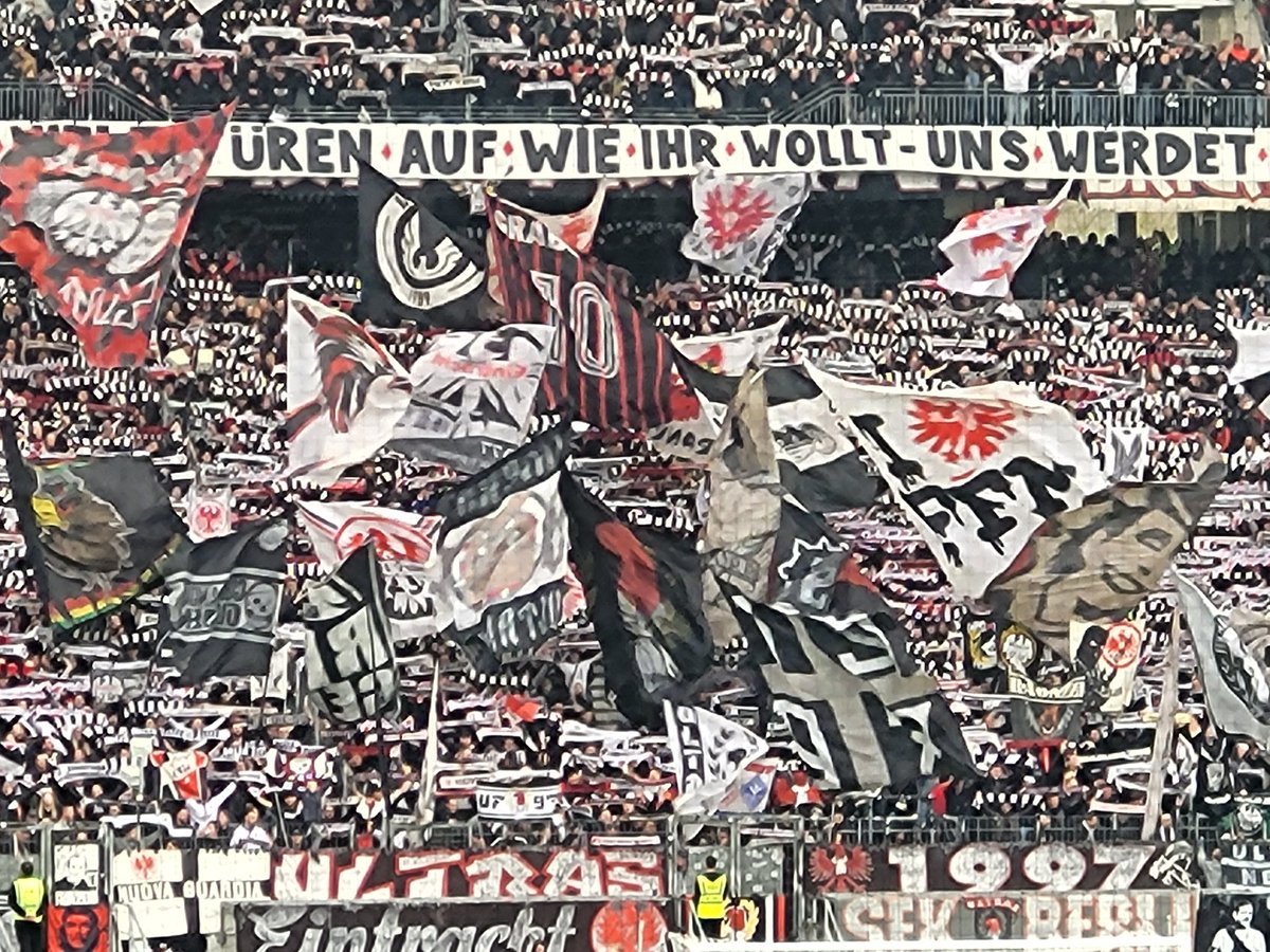 bonaldo30's tweet photo. Prima punt gepakt on Frankfurt. https://t.co/m5QnZd3K6o