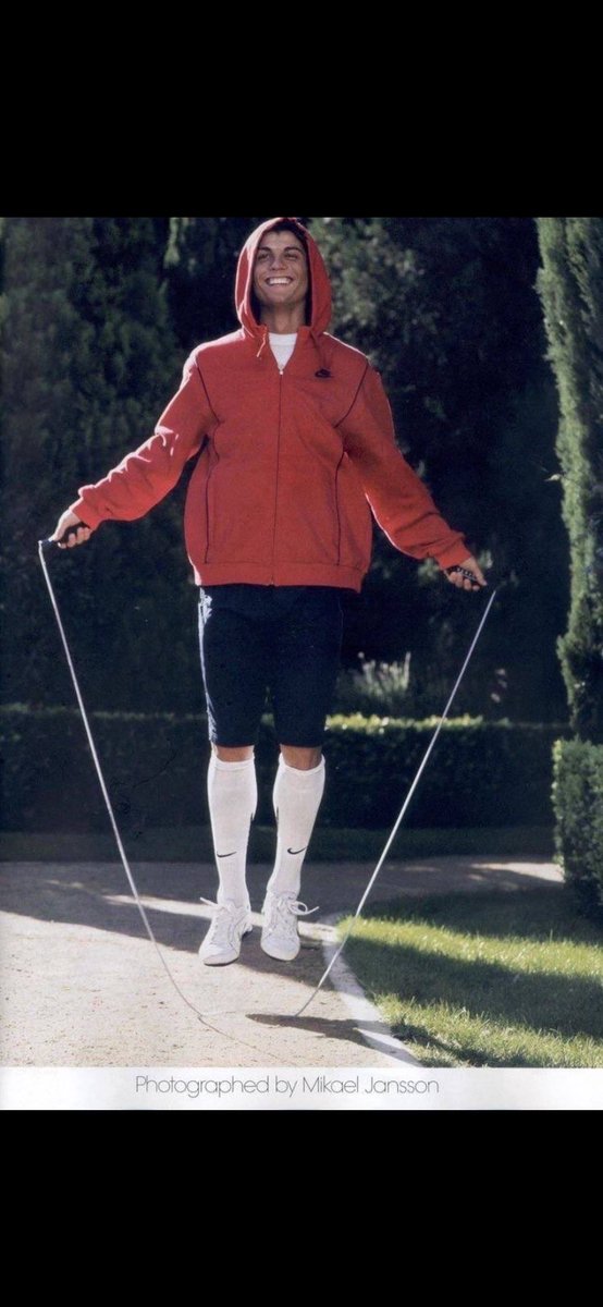 #Ronaldo_day

اثق بهاتريك من الاعظم 🐐🐐..