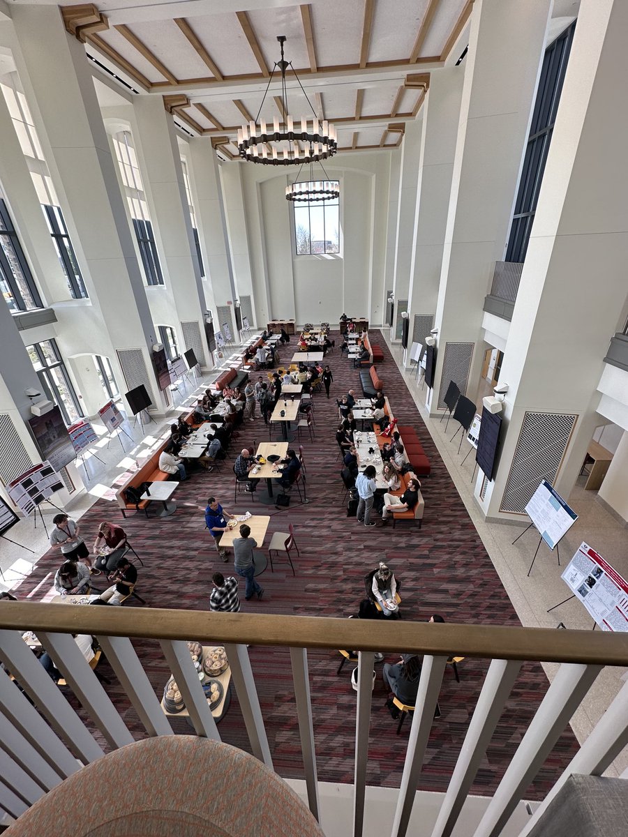Lunchtime at the Virginia Tech Society of Physics Students hosted Zone 4 meeting. > 100 students, 9 faculty, from 15 MD, VA, DC, and WV universities. In VT’s nicest new space, the DDS atrium. Congrats to Sasha Mintz and fellow students on organizing great event! ⁦@VTPhysics