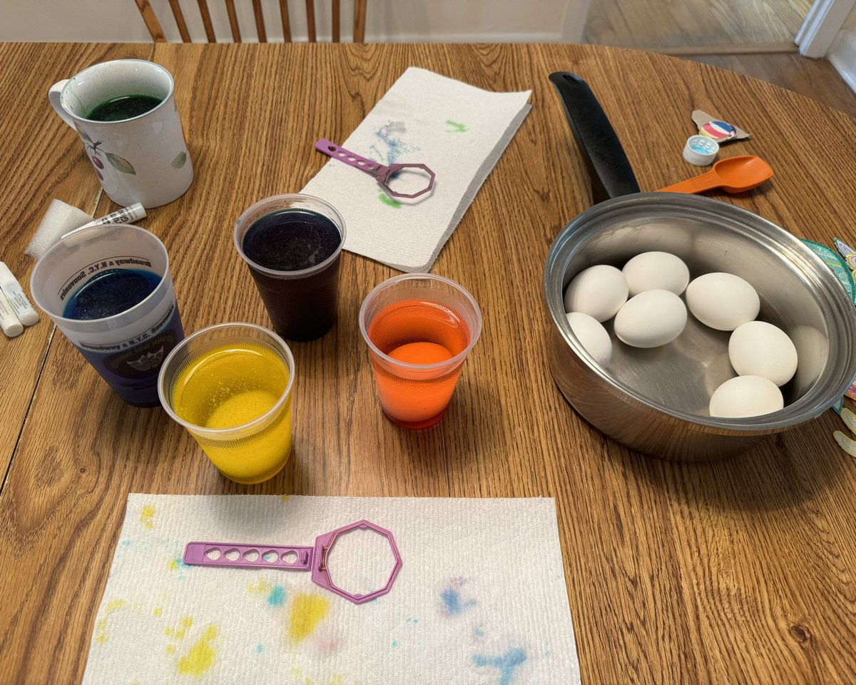 Coloring Easter eggs with mom. #Family #Easter #HomeForTheHolidays