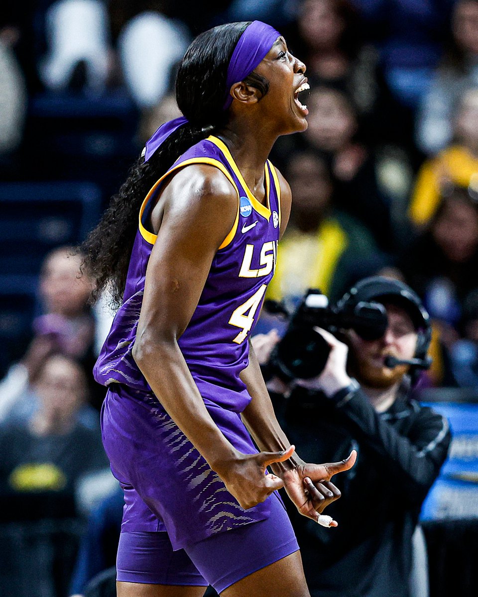 sportingnews's tweet photo. Flau'jae Johnson had herself a game to send LSU to the Elite 8 🔥 @LSUwbkb @Flaujae 

◽️ 24 points
◽️ 12 rebounds
◽️ 7/11 FG
◽️ 2/2 3PT https://t.co/CGNDGxoPYK