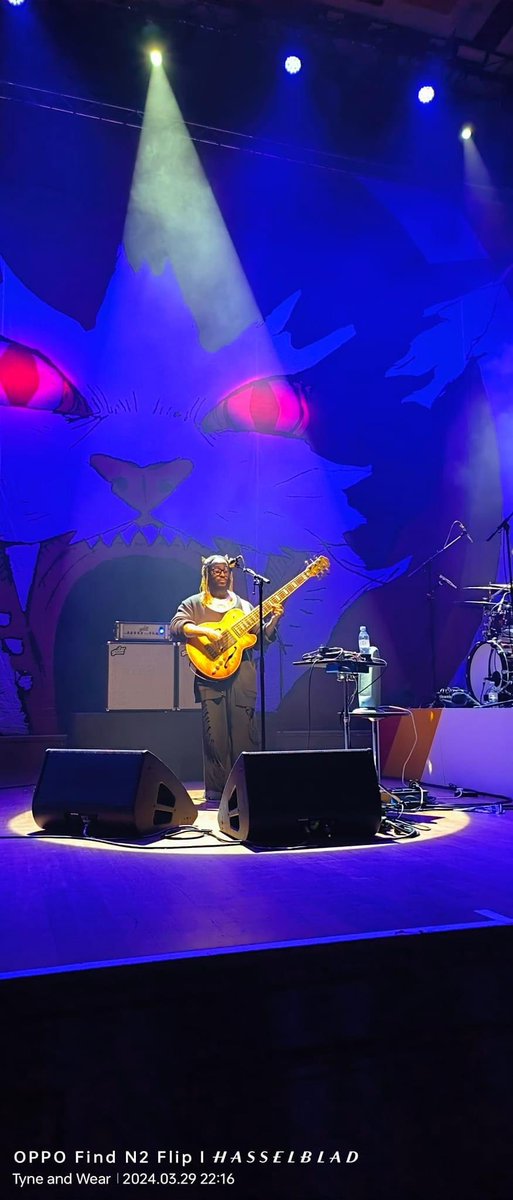 jonrutherford1's tweet photo. Top night last night at the o2 city hall Newcastle seeing @Thundercat was lucky enough to meet the guy at work as he came in for some graphic novels and manga goodies.  Discussed why hot toys haven’t made a figure of him and was blessed to be given a ticket by him https://t.co/pqaAHVzqIh
