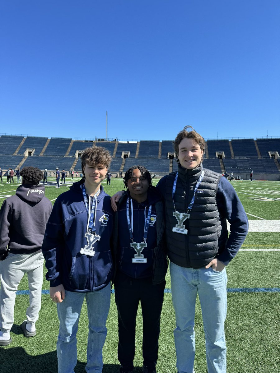 Amazing visit with @yalefootball today along with my @CRHFootball teammates @Jeremiah2322 & @paschoko1. Amazing school tour & spring practice. Thank you @StevenVashel for the invite, and see you this summer! @coach_spinnato @brendancahill_ @coachripshwtime @KornblueKicking