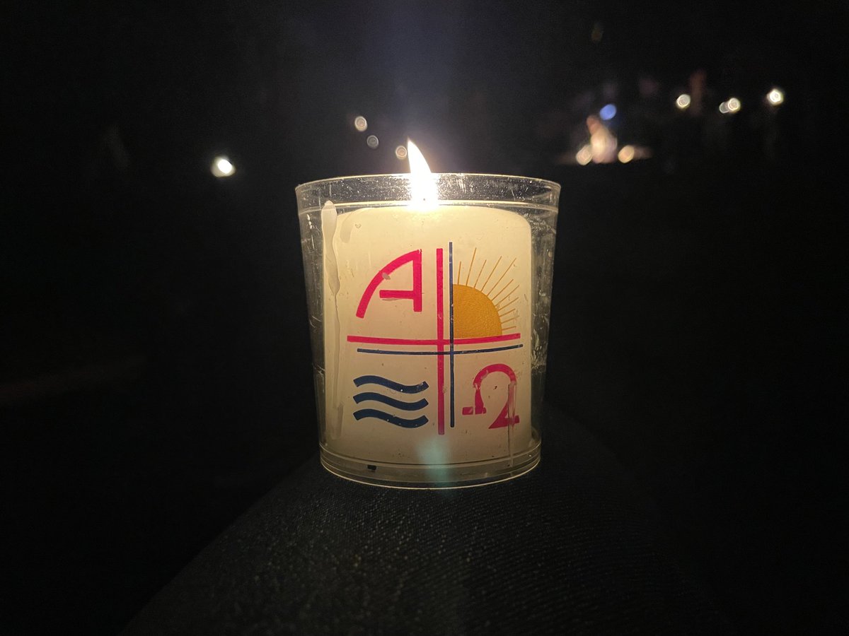 KNA_Newsroom's tweet image. Frühe Osternacht der #kjg an der Waldkapelle - das Fest der Auferstehung kann beginnen. Die KNA wünscht allen ein frohes und gesegnetes Osterfest! ⁦@KNA_Newsroom⁩