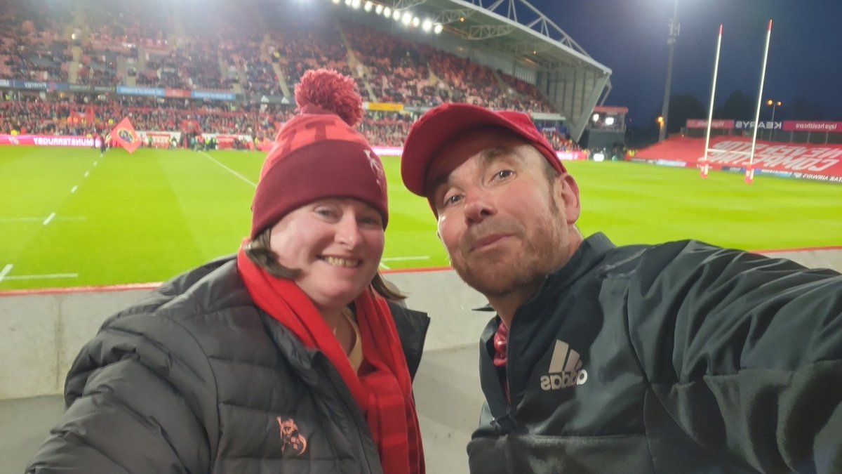 #MUNvCAR #THOMONDPARKSELFIE #SUAF