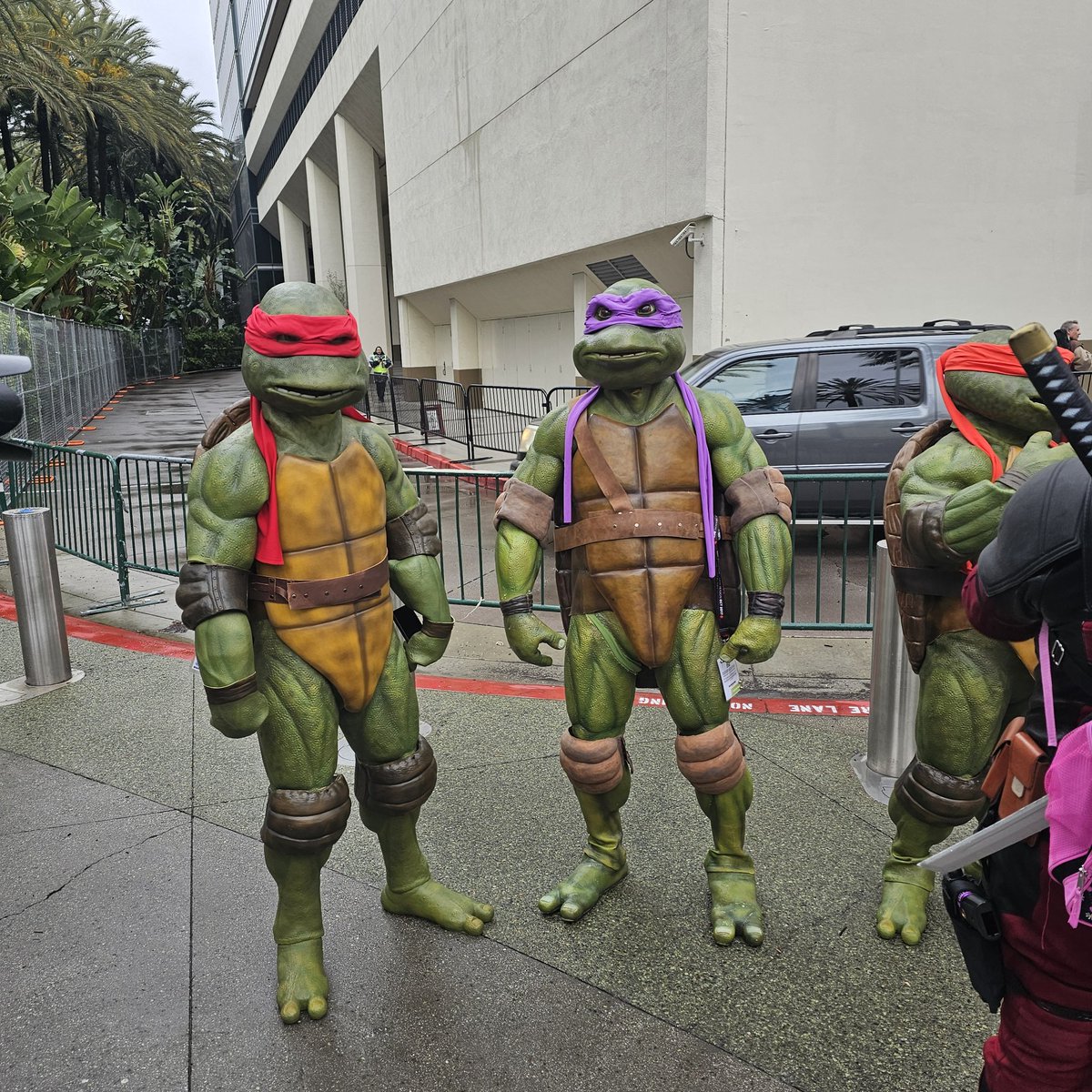 Whoa! These guys! Where is Leo? Deadpool video taping Gwenpool giving Turtles interview, only in Comic Con. #TMNT