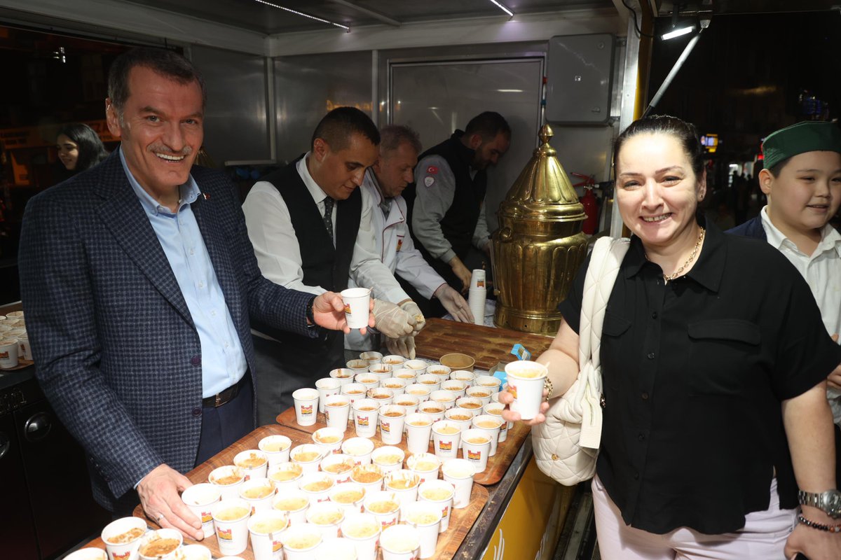 omerrarisoy's tweet photo. Salep deyip geçmeyin. Neşe veriyor, yüz güldürüyor:)

📍Emine İnanç Camii https://t.co/xvhoyxqeUk
