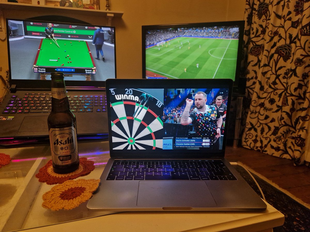 Easter weekend is elite. 4 days of football, a Euro Tour, plenty of snooker... and a few cold ones chucked in for good measure. Bloody stunning. 🍻🍻