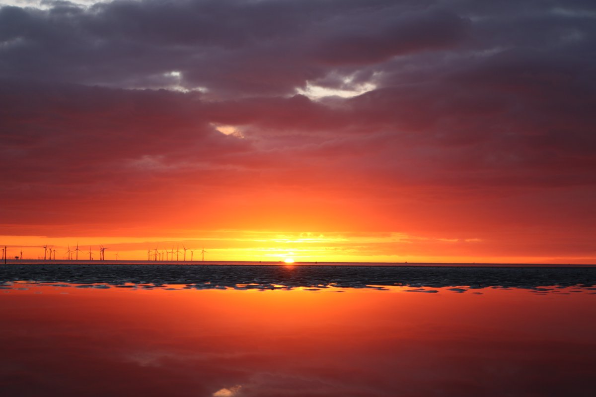 Lovely evening at Crosby beach, very popular tonight, @ThePhotoHour @StormHour