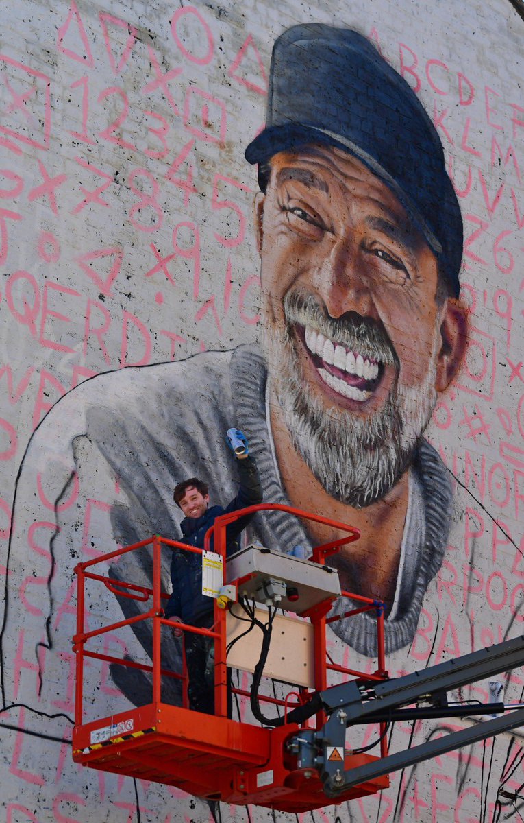 Another classic from artist @JohnCulshaw8 Jurgen Klopp mural underway in the city #Liverpool #Jurgenklopp