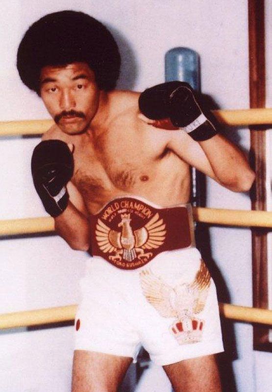 @PominosDizza46 @MommysCarcass This is just a reference to Yoko Gushiken, probably the most famous japanese boxer and well known for his afro. Mr. Satan from Dragon Ball is also inspired by him.