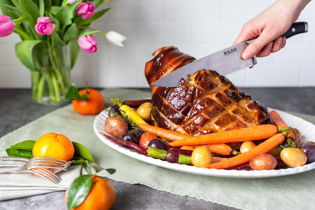 Nothing's better than being with your loved ones on a long weekend, except for being with your loved ones on a long weekend over a delicious meal! What are you serving up? 💐❤️🌷