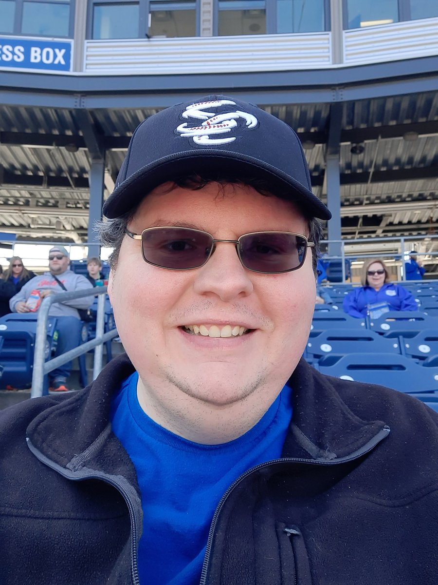 AlexSWolf91's tweet image. First game of the year at the ol' ballpark! #stirupthestorm @OMAStormChasers