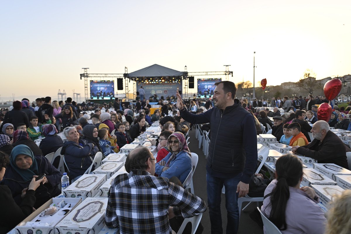 📍 𝗦𝗨̈𝗟𝗘𝗬𝗠𝗔𝗡𝗣𝗔𝗦̧𝗔 ⏐ 🌙 Ramazan ayının gönüllerimize dolan manevi coşkusunu hemşehrilerimizle buluştuğumuz Gönül Sofraları iftar programında, bir kez daha yaşadık.

TBMM 29. Başkanımız Prof. Dr. Sn. Mustafa Şentop hocamız, AK Parti Tekirdağ Milletvekillerimiz Sn.