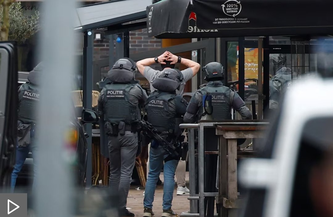 #DutchPolice #hostage
Police arrested a man wearing a balaclava mask after he exited the club with his hands in the air. Police said all hostages were released. 
Dutch nightclub hostage drama ends peacefully with arrest of suspect.