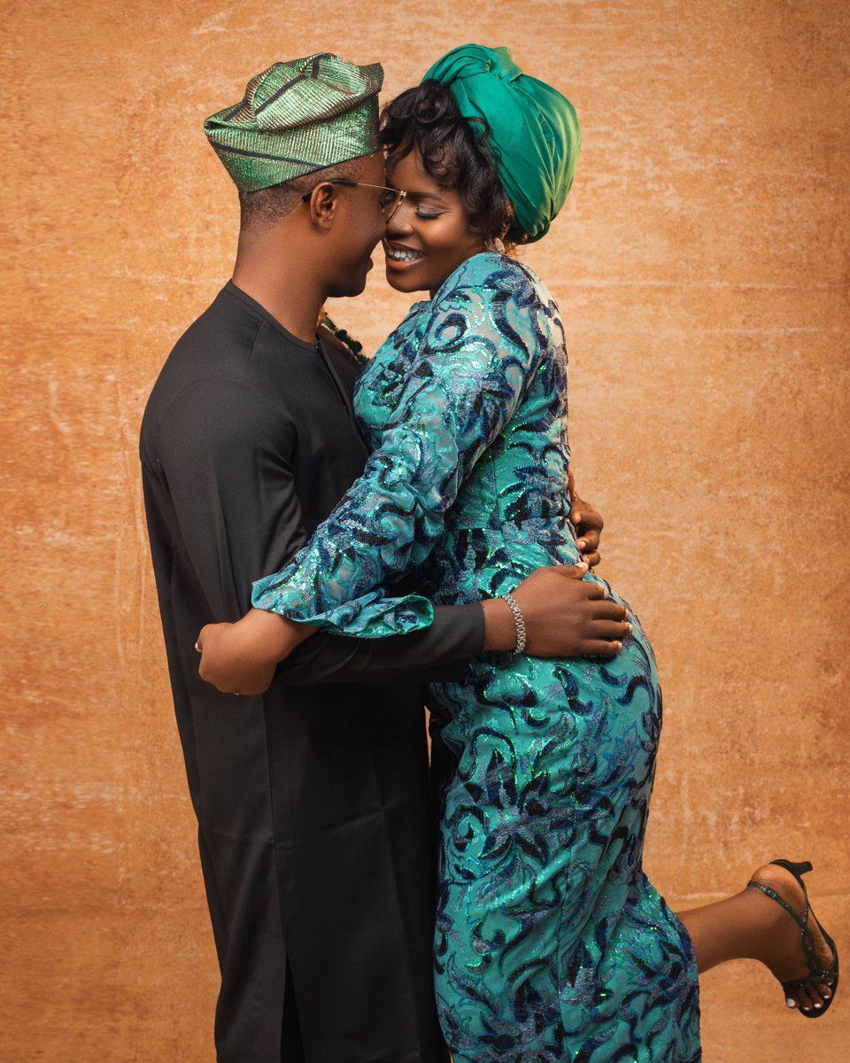 MY RIDE TILL FOREVER ♾️🖤

#bellanaijaweddings #whitewedding #whiteweddingdress #loveweddingsng #lagosweddings #lagosbrides #nigerianweddings #wedding #explore #explorepage #exploremore #blackweddinguk #preweddings