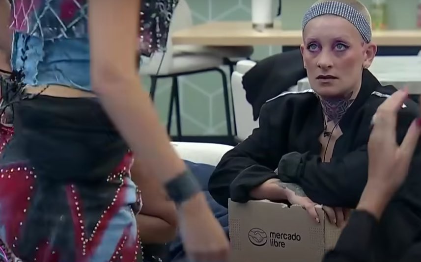 🧵 ABRO HILO con los tapes de Furia siendo FORRA, MISOGENA, GORDOFOBICA Y MALA MINA de toda la edición.

Comun denominador? Todos los tapes son encontra de mujeres. Las inseguridades a tratarlas en terapia Juli.

#GranHermano #GranHermanoAr