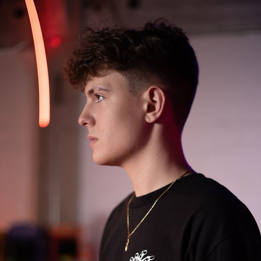 Summit X tweet media