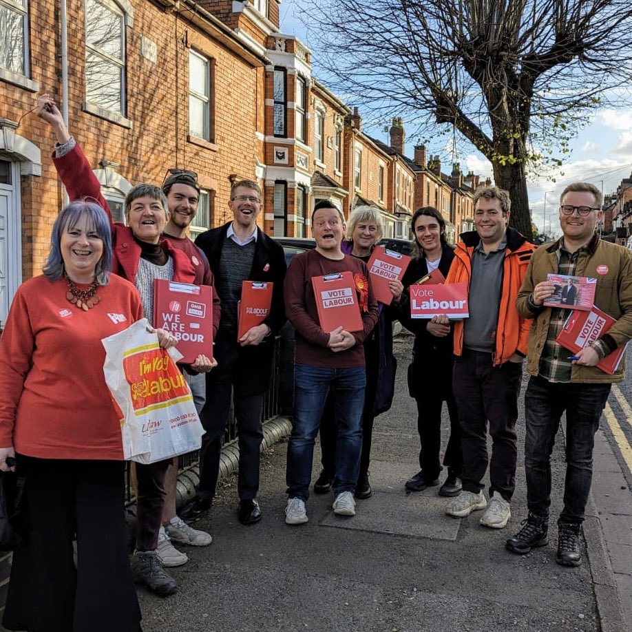 We enjoyed the sunshine today meeting and listening to people in Rainbow Hill ward in #Worcester. The cost of living crisis is still very real here, it’s time for change. #LabourDoorstep