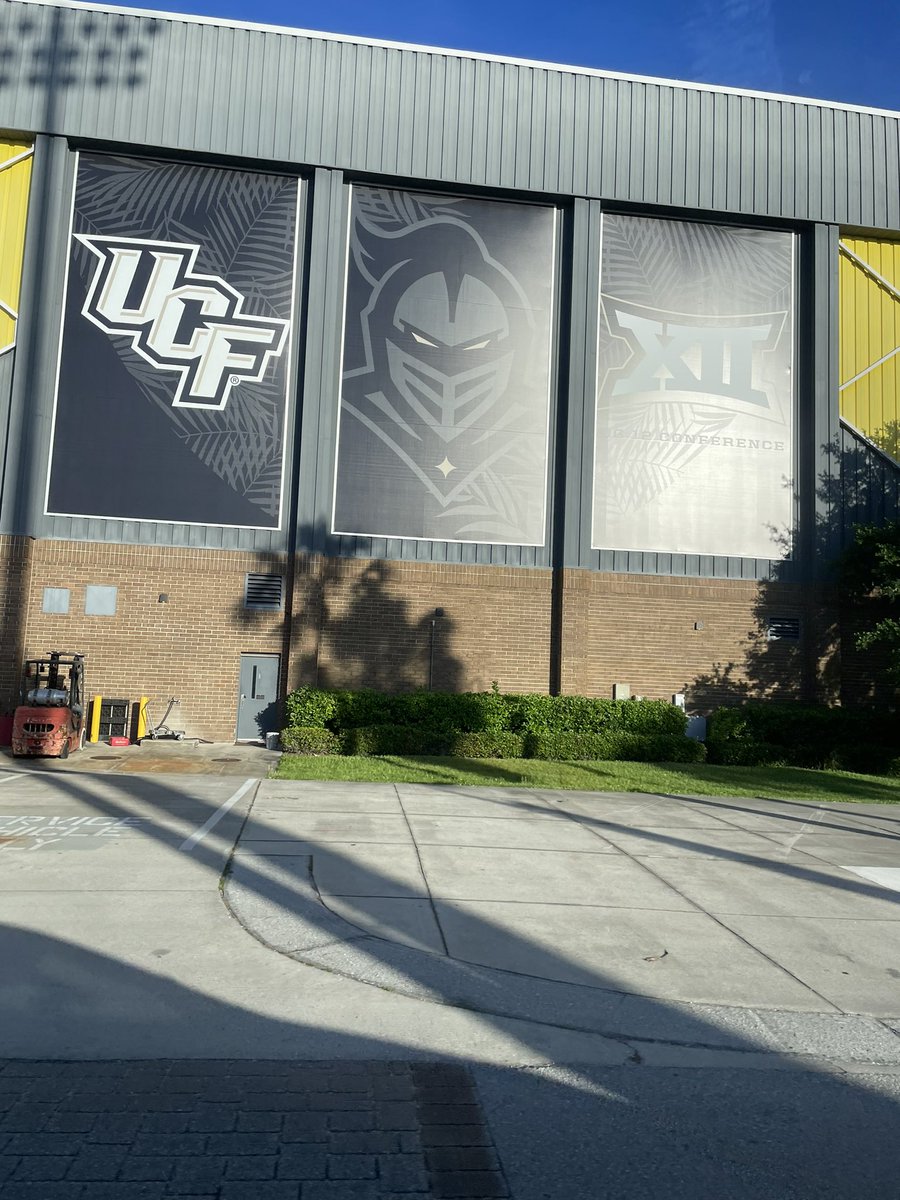 Had a great visit at UCF today @BlaylockAndrew @coachparker85 @DChipoletti #ChargeOn