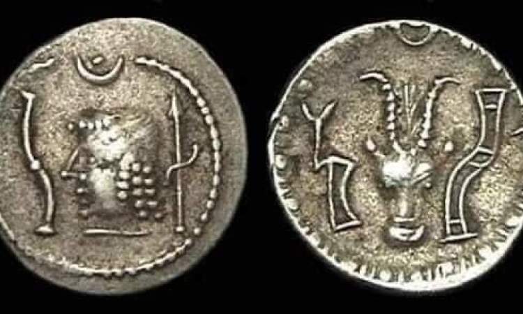 اقترح ان تعتمد العملات اليمنية القديمة الذهبية والفضية بديلآ عن العملة الورقية ويتم طباعتها بشكل الحديث