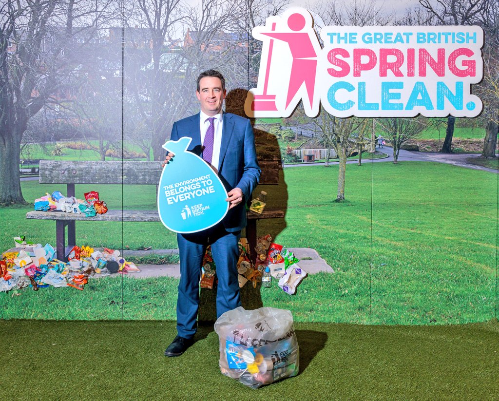 🥡 Litter costs every council £millions a year, but can also have devastating effects on wildlife. 🗑 It was good as ever to make an immediate and visible difference by litter picking with Environmentally Prestatyn, this year at Coed y Morfa. #GBSpringClean #SpringCleanCymru