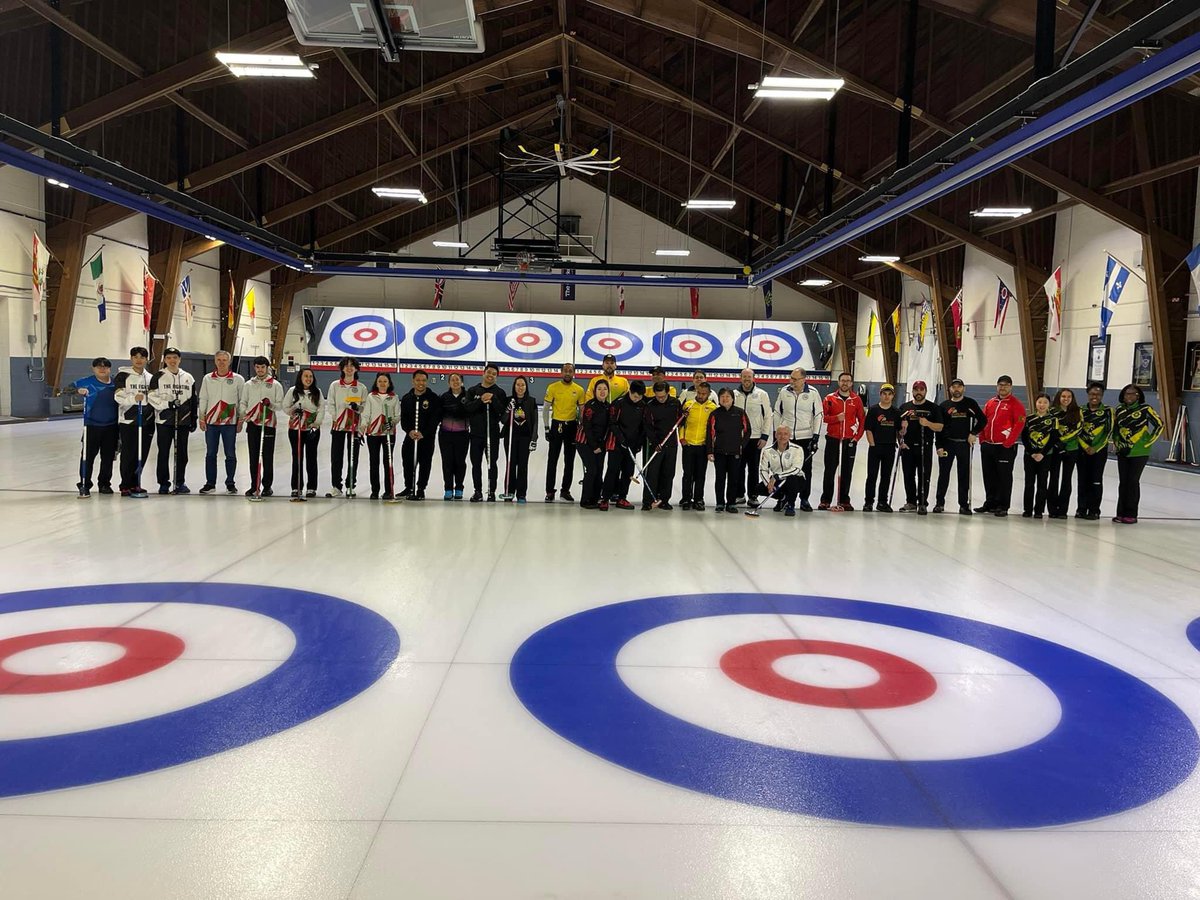 curl_pilipinas's tweet photo. We have some of our members, including Philippine National Women’s Team member Jenn, at the HK Invitational this weekend. 

I also spy @UnhingedCurling 👀  Good #curling 

📷  Coach Rick Collins https://t.co/tHdMbdBzmE