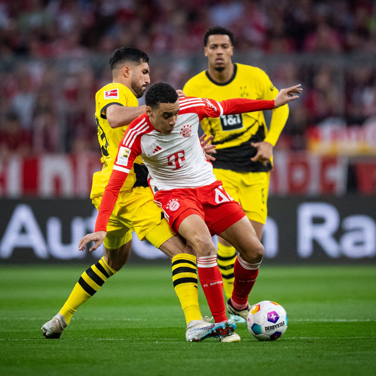 🗣️ | Tuchel : 'Jamal was extremely tired after he came back from the national team. We considered starting him on the bench and bringing him on, but he was determined to start because he was on a very good run. You could see that he struggled physically.

#FCBBVB