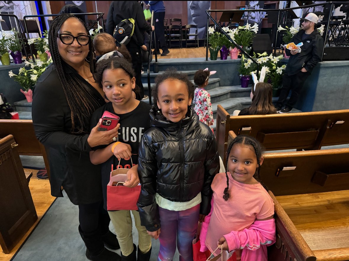 🌷🐣 Today, Glide brought the community together with a vibrant Spring Egg Hunt for the youth! 🌸🥚 Dive into the fun, laughter, and togetherness as we celebrate the spirit of the season. 🧡🧡🧡 #SpringEggHunt #GlideCommunity