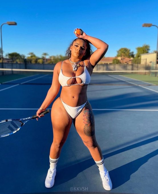 Tennis with me?🎾 https://t.co/oHvoBE1FBn<a href="/tag/squidgames"class="tags"><span>#squidgames</span></a><a href="/tag/squidgame2"class="tags"><span>#squidgame2</span></a>