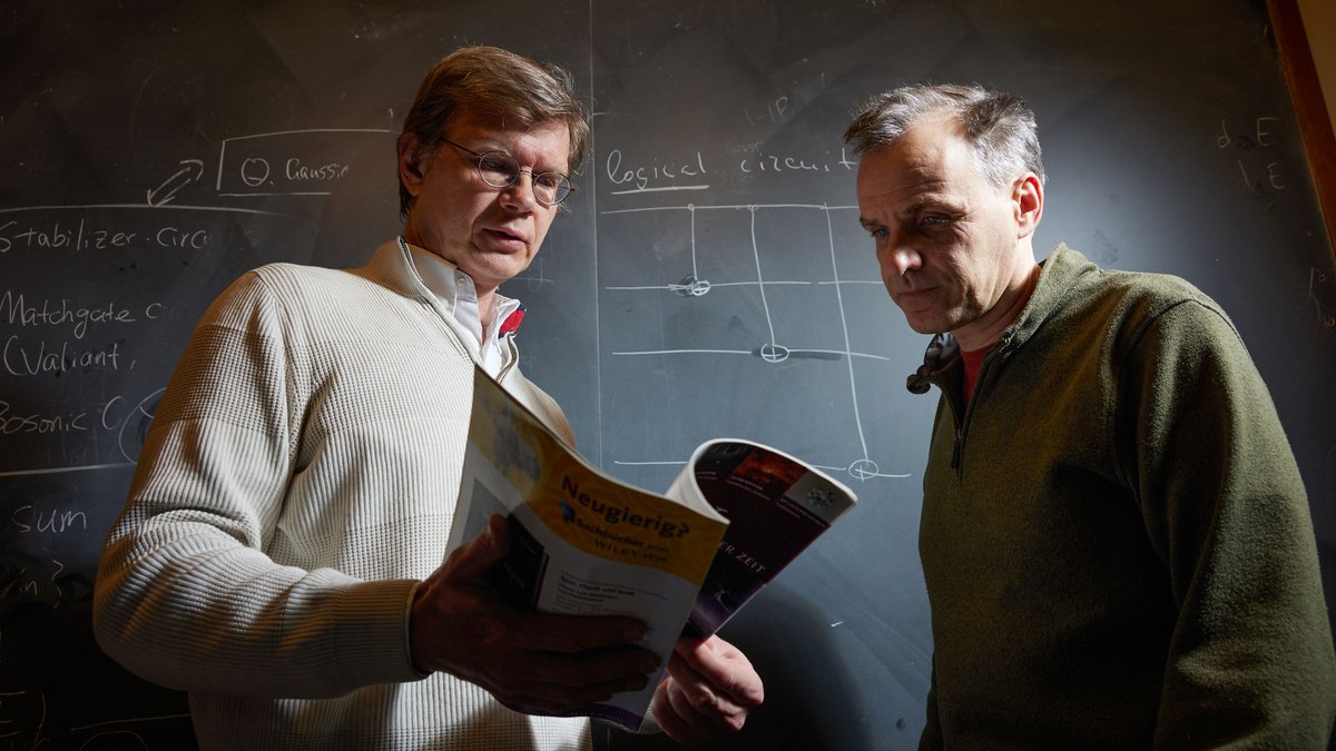 Mikhail Lukin (left) pioneered the idea of neutral-atom quantum computing and has recently made dramatic headway with the approach together with Markus Greiner (right) and the rest of an experimental team at Harvard. trib.al/f7MAZGp