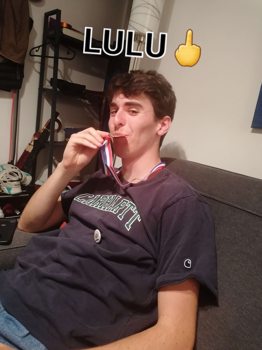 #UprisingCommunication Premier journée de FullWipe, nous sommes qualifiés pour le top 8 sans perdre de manches 🔥🔥

Prochaine masterclass demain à midi contre Grougrou ! 😋