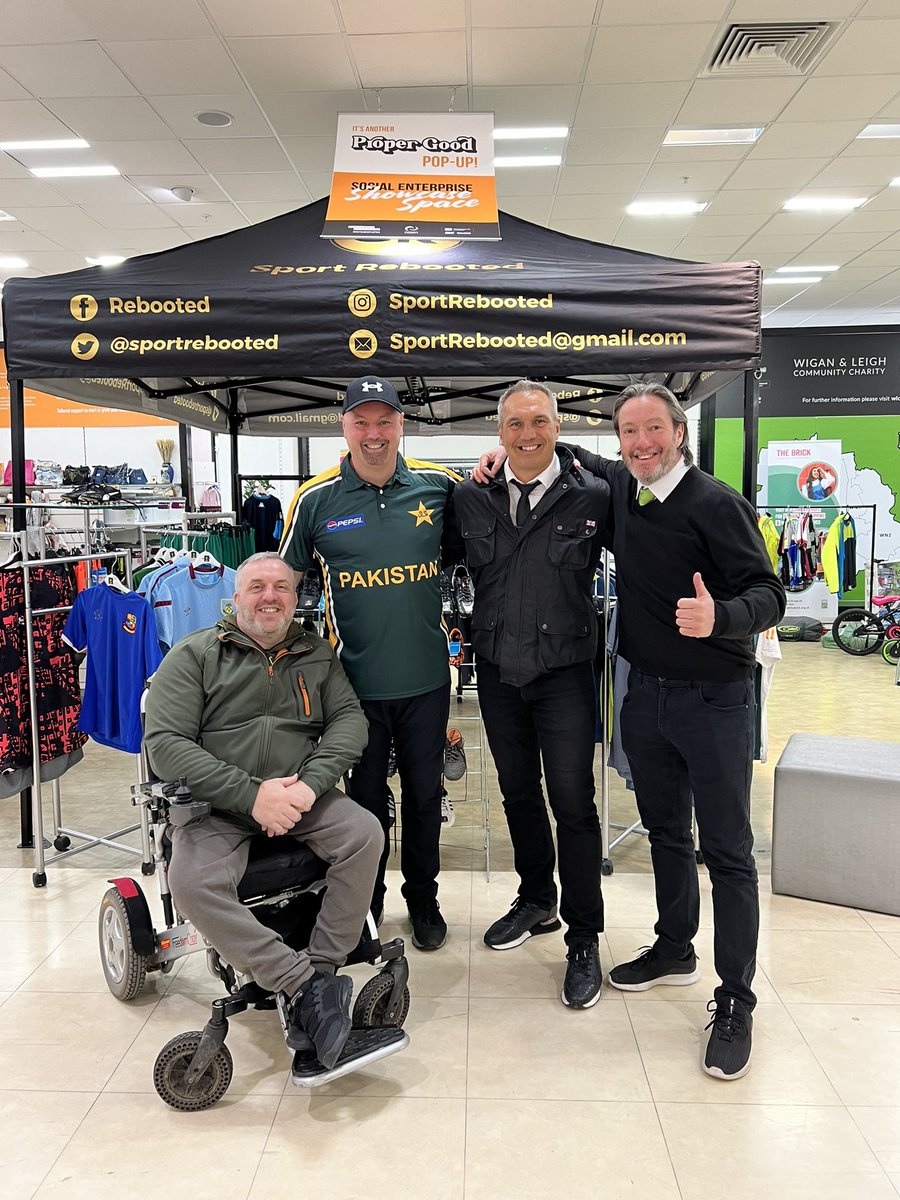 AndyGore7's tweet photo. You are in for a treat today guys. Meet today’s performers. Shaun Rotherham aka Max, Darren Evans aka Paddy, Mark Glover aka Jerry St. Claire &amp; behind the camera me aka Brian Potter. Done in 2 takes.

FOLLOW SPORT REBOOTED https://t.co/HPITOG9cis