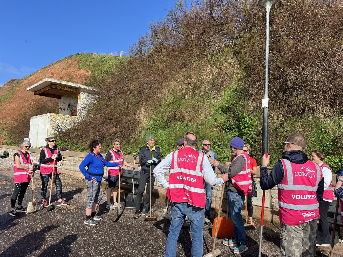 Big thanks to our army of volunteers who helped clear a ton of pebbles &amp; debris from the Esplanade at usual <a href="/parkrunUK/">parkrun UK</a> time today. Hoping we’ll be back as normal next week.  #seaton