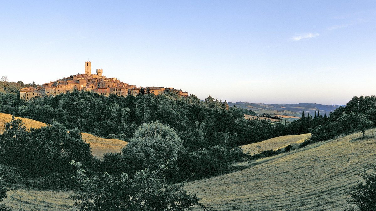 Save the date: on April 6 and 7, the appointment with local flavors of Valdichiana and Val d'Orcia returns! The producers' market 'Valdichiana Eating' will welcome you for the 6th edition, in the charming village of San Casciano dei Bagni. bit.ly/ValdichianaEat…