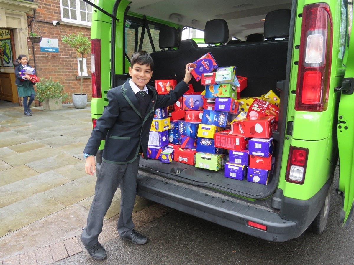 Thank you so much to @MertruxLtd @DerbyGrammar @DerbyHighSchool and @DainsAcc #collectively providing over 500 Easter eggs for the people we support. Happy Easter to everyone!