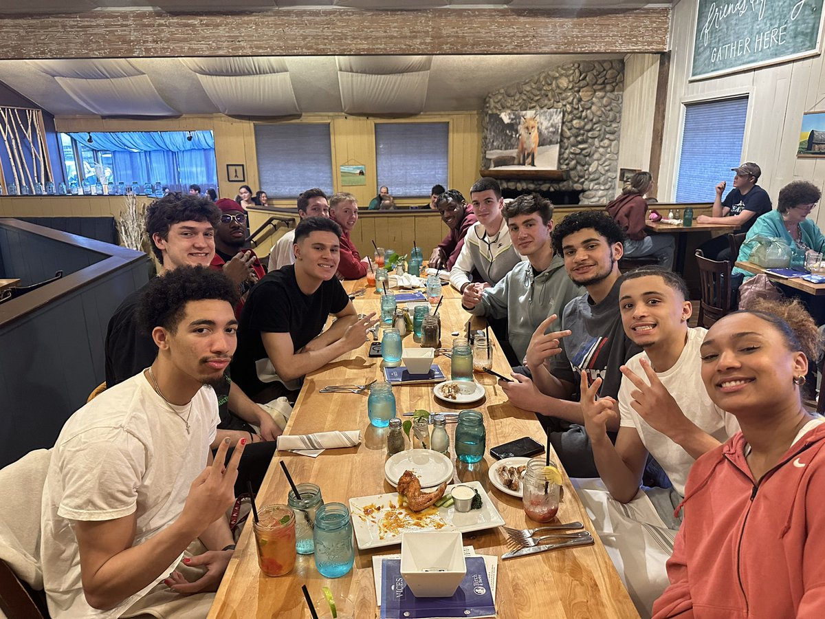 Shooting Coach Donald Watts (@donaldwatts24) on Twitter photo What seems lost in all of this is these guys 2023-24 <a href="/WSUCougarsMBB/">Washington State Men's Basketball</a> are a really special group, had a great year and should being celebrated, on campus and in Pullman.
Instead it’s been a week of hit after hit leaving them with no leadership & no direction.
When you see these What seems lost in all of this is these guys 2023-24 <a href="/WSUCougarsMBB/">Washington State Men's Basketball</a> are a really special group, had a great year and should being celebrated, on campus and in Pullman.
Instead it’s been a week of hit after hit leaving them with no leadership & no direction.
When you see these