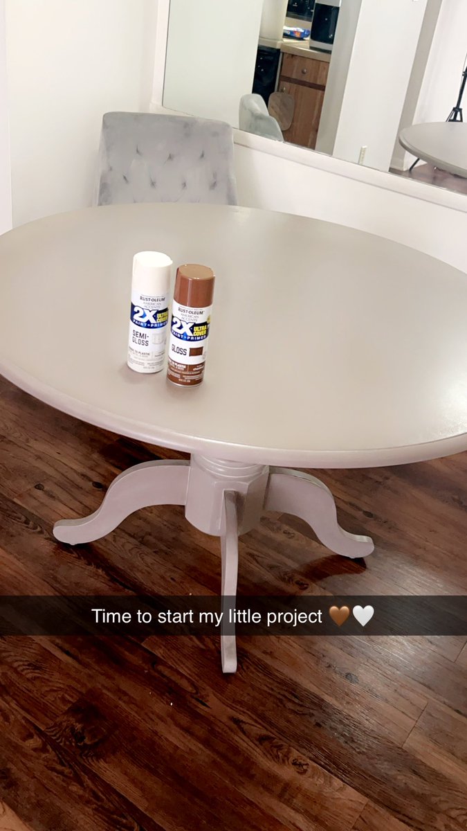 mrprettyeyes_'s tweet image. Decided to do a little project on my dining table .. pray it turns out right 🙏🏾 Wish me luck ! #HomeDecor #TransformationTime