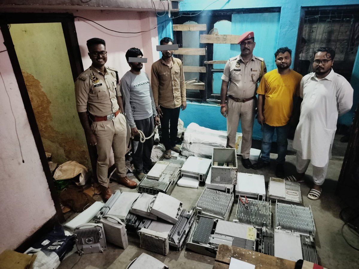 Baksa police has arrested 5 tower thieves including two from Uttar Pradesh and recovered 23 nos tower equipments (RRU, BBU, Radio). We are committed to end this organised crime of tower thefts. @assampolice @DGPAssamPolice @airtelindia